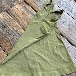 Lu lu lemon tank . Size 8